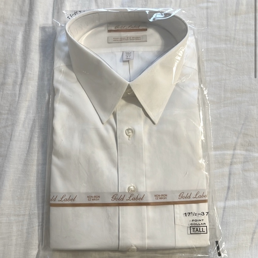 GoldLabel Roundtree and Yorke Non-iron “EZ wash” button down dress shirts
